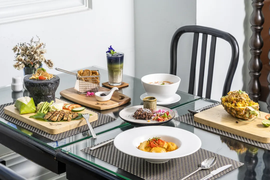 Away Chiang Mai Thapae Resort -  Table Arrangement