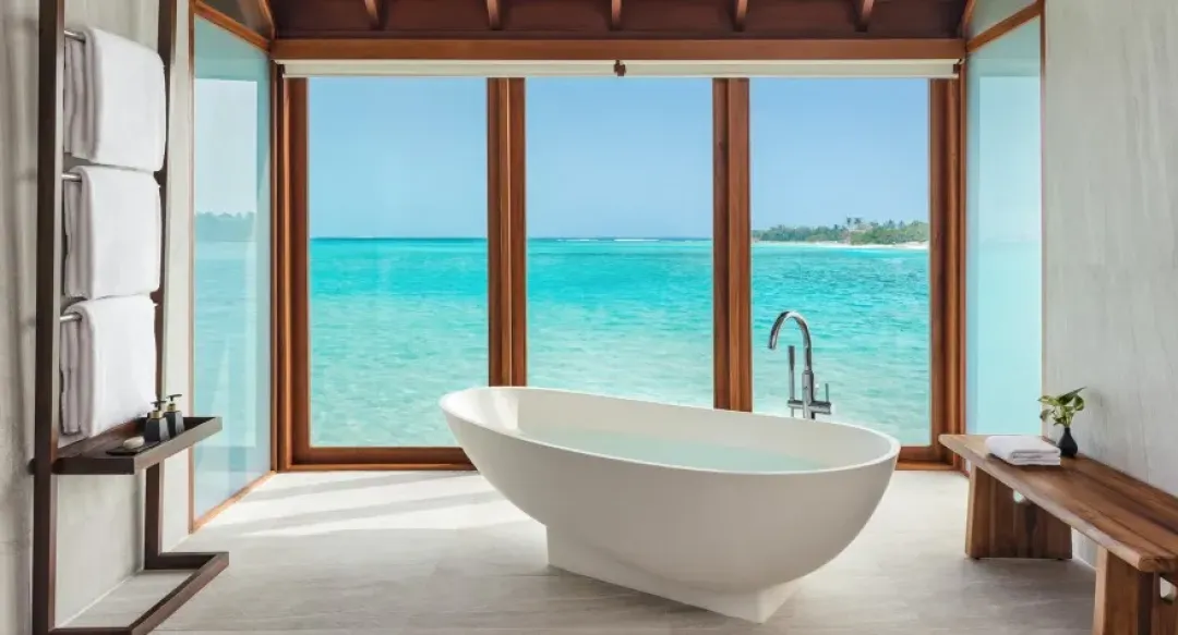 SUNRISE OVER WATER VILLA - Bath Tub with Sea View