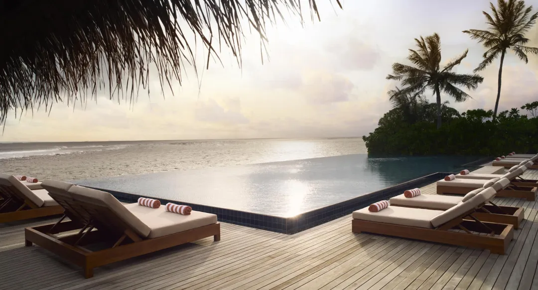 1 Anantara Veli - Dhoni Bar Pool Area