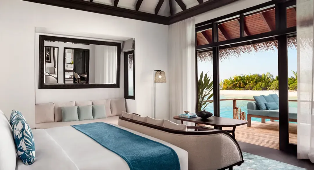 DELUXE OVER WATER VILLA - Bedroom