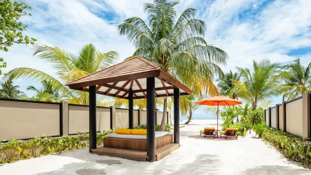 Deluxe Beachfront Pool Villa - Cabana