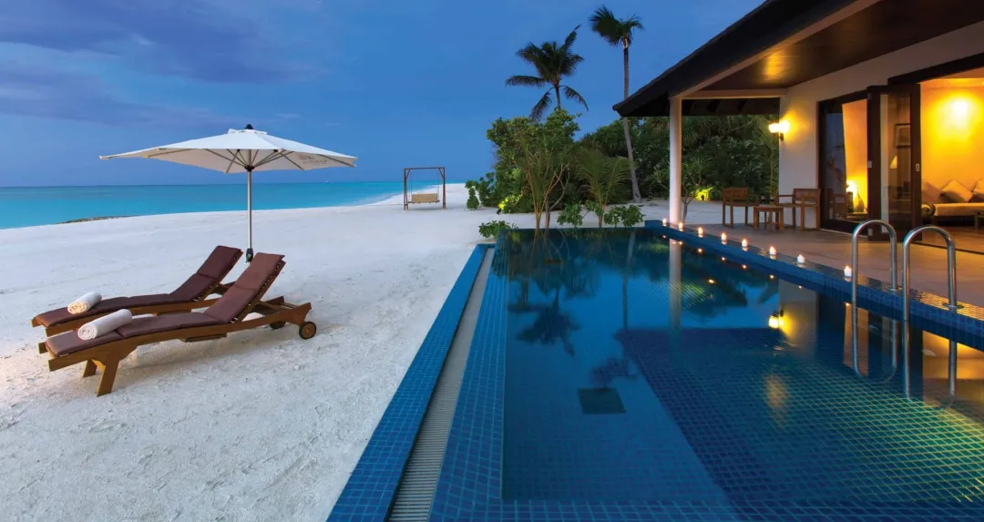 3 Atmosphere Kanifushi - Sunset BEach Pool Villa