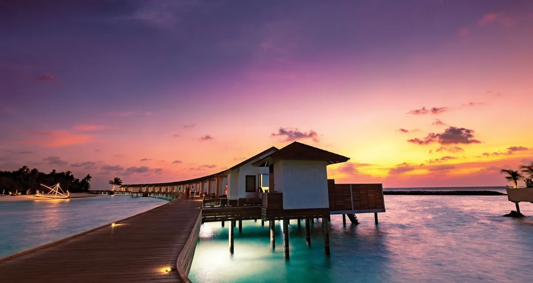 3 Atmosphere Kanifushi - Villas at Sunset