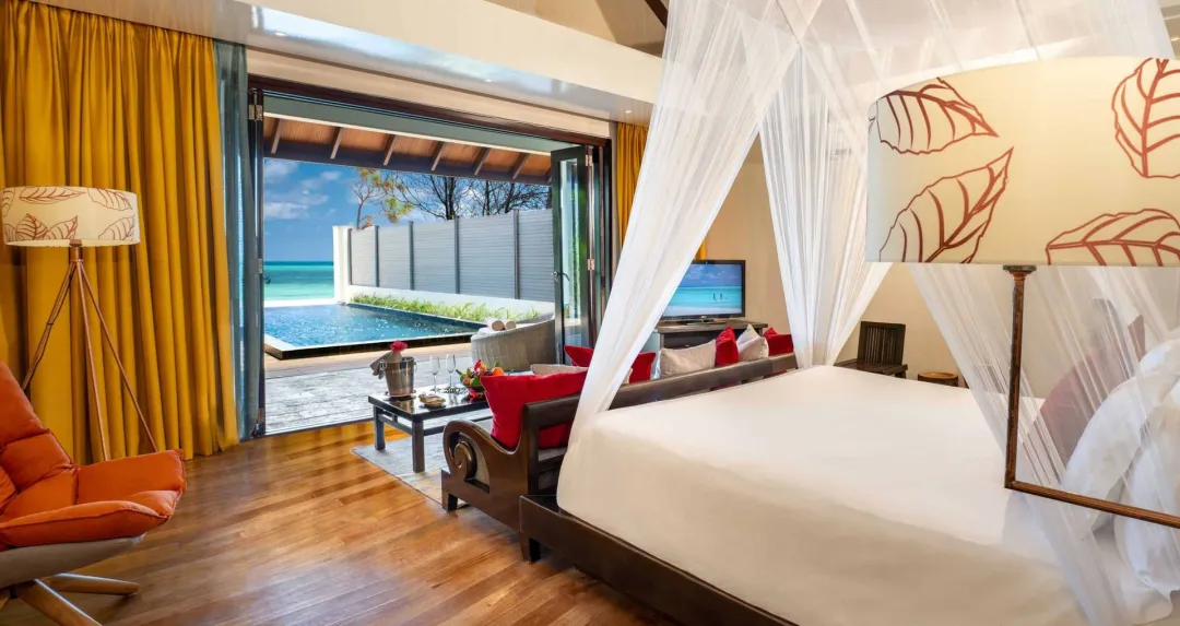 Kanifushi Beach Villa with Pool - Bedroom