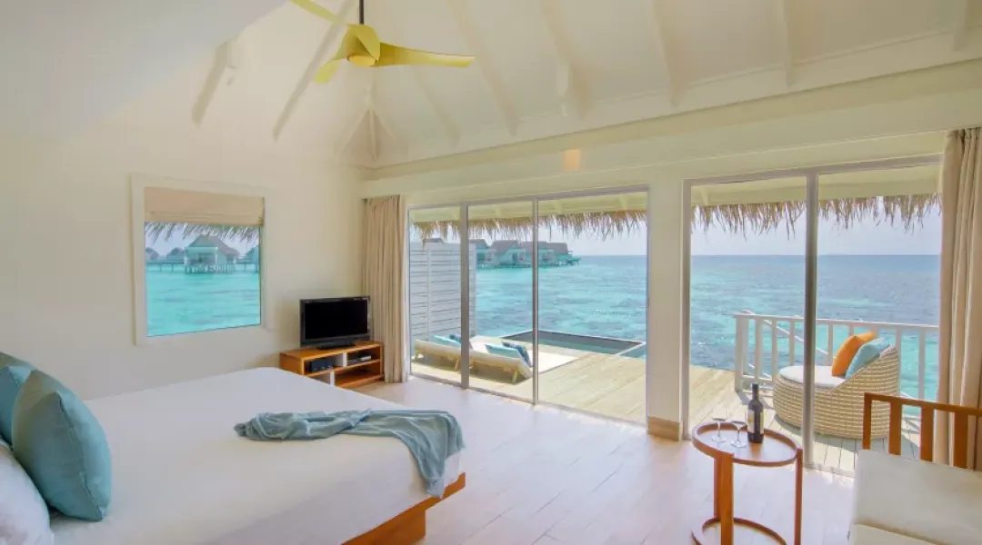 Sunrise Overwater Villa - Bedroom with Sea View