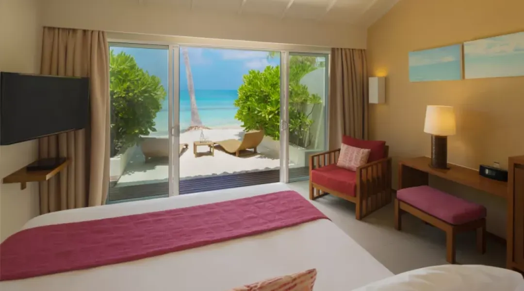 Lagoon View Beach Villa with Swirl Pool - Bedroom with Sea View