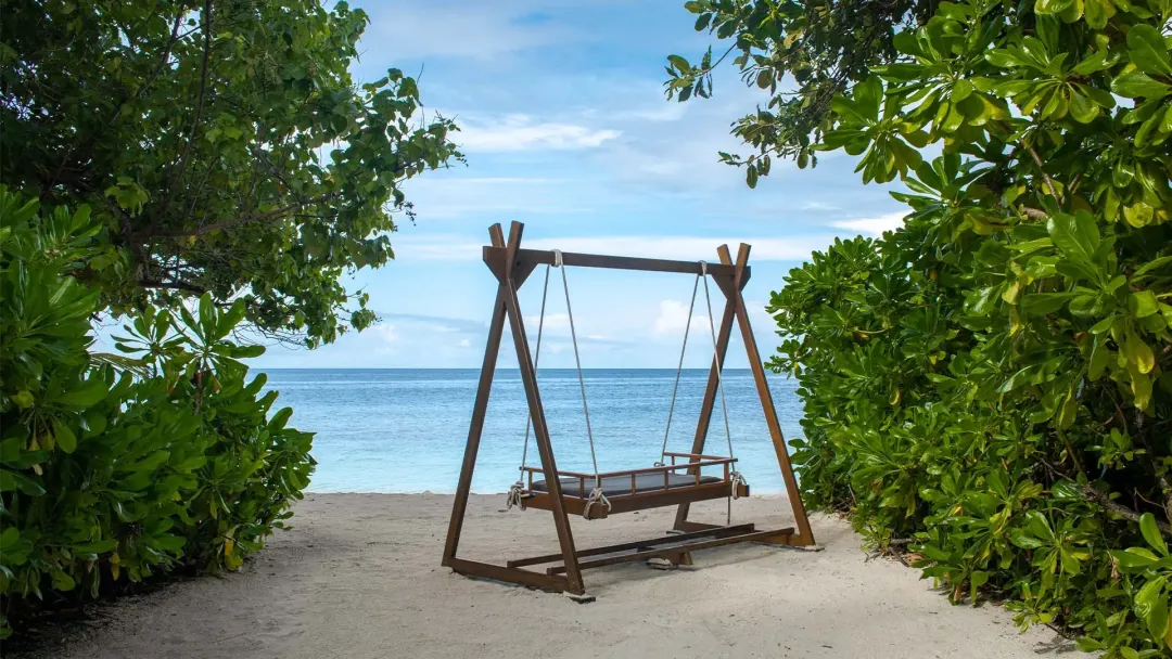 Beachfront Villa - Swing at Beach