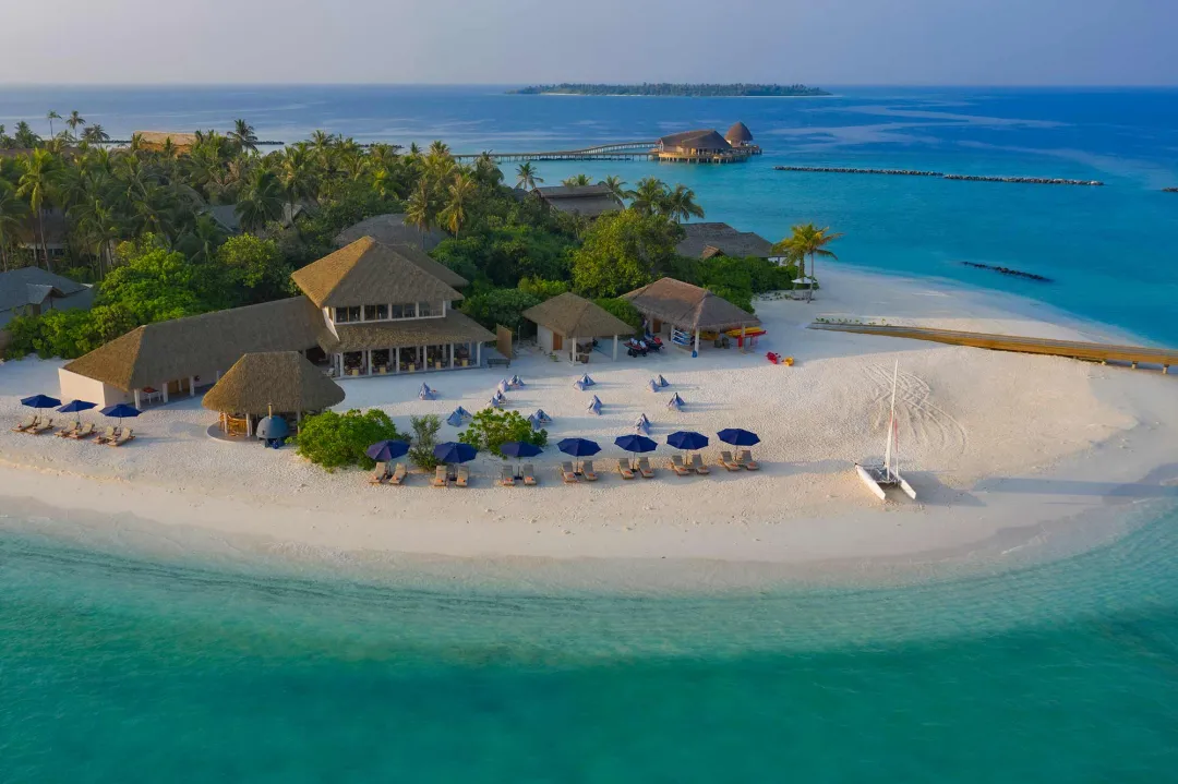 Emerald Faarufushi - Sea View with Resort