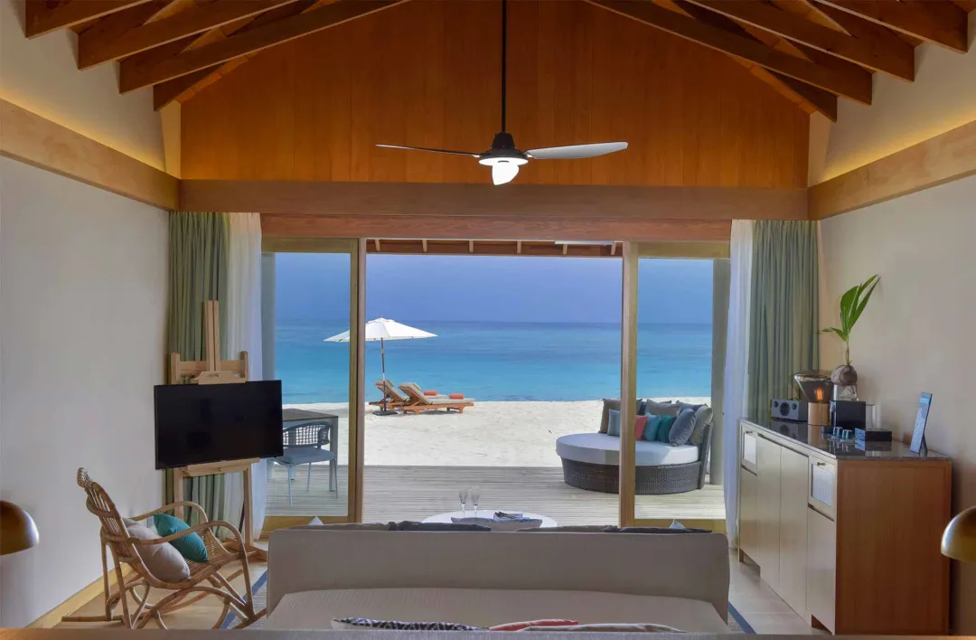 Beach Villa - Bedroom with Sea View