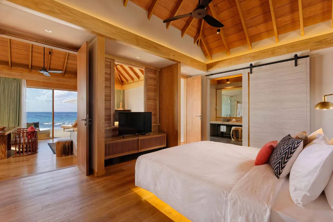 Superior Water Villa with Pool - Bedroom