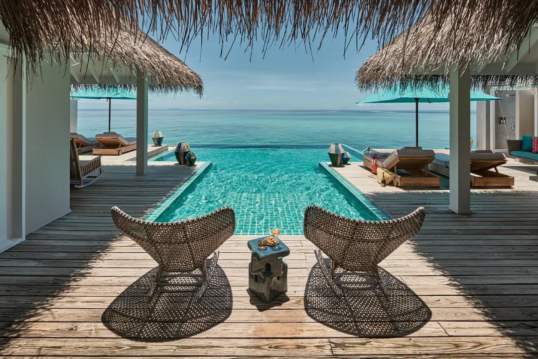 Finolhu - Pool View