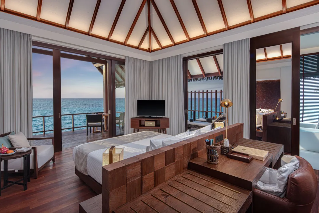 Ocean Villa - Bedroom with Sea View