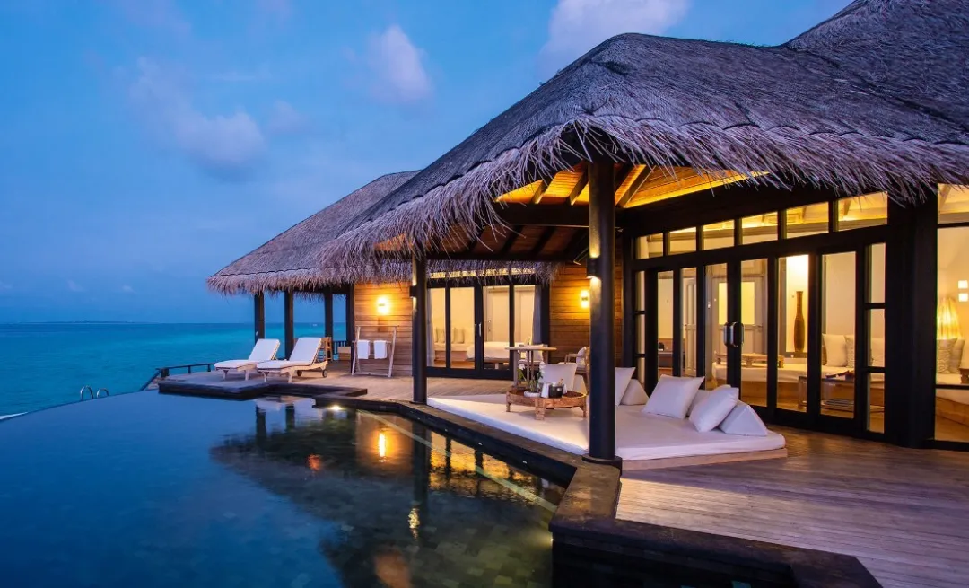 Two Bedroom Ocean Residence with Family Infinity Pool - Deck Lounge