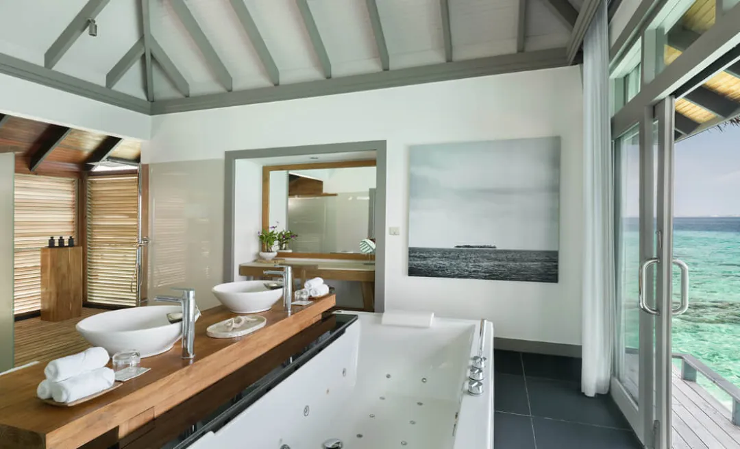 Two Bedroom Ocean Residence with Family Infinity Pool -Bathroom