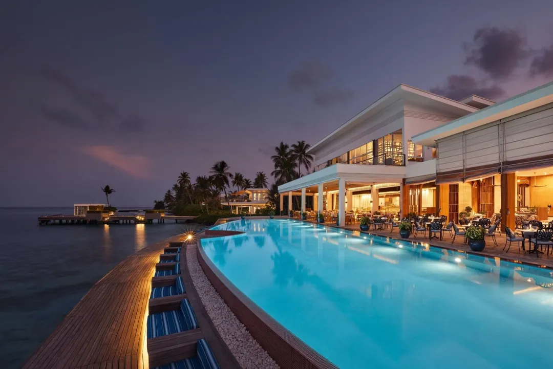 Jumeirah Maldives  - Glow Restaurant