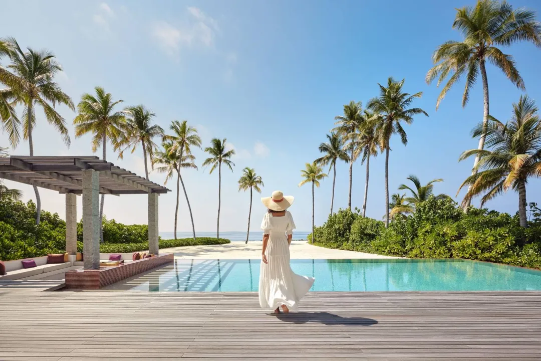 Jumeirah-Maldives-Ocean-View-from-the-Three-Bedroom-Beach-Villa