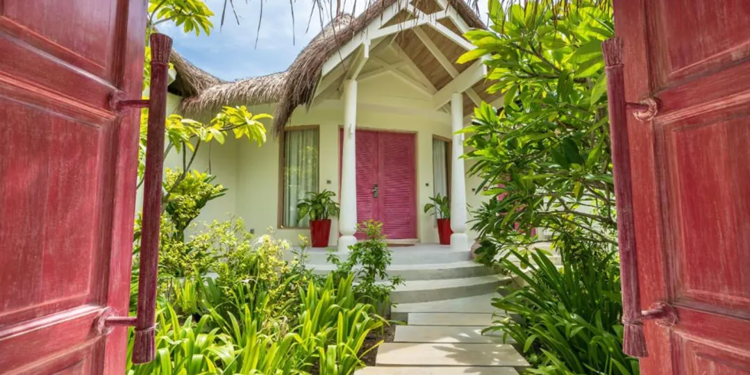 Beach Residence with Private Pool - Residence Entrance