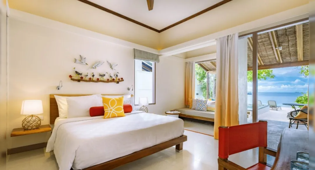 Deluxe Beach Villa with Pool - Bedroom