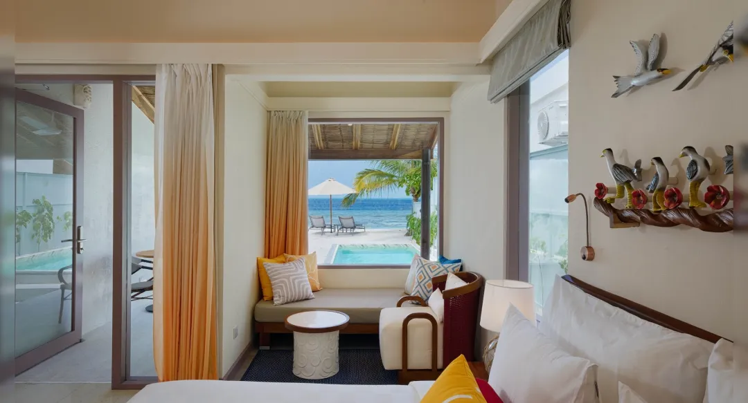 Deluxe Beach Villa with Pool - Bedroom Seating Aeria