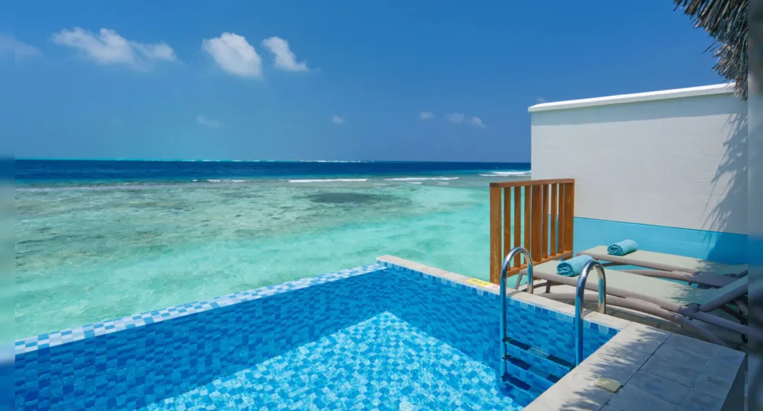 Lagoon Villa with Pool - Pool with Sea View