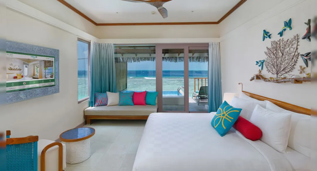 Lagoon Villa with Pool - Bedroom with Views