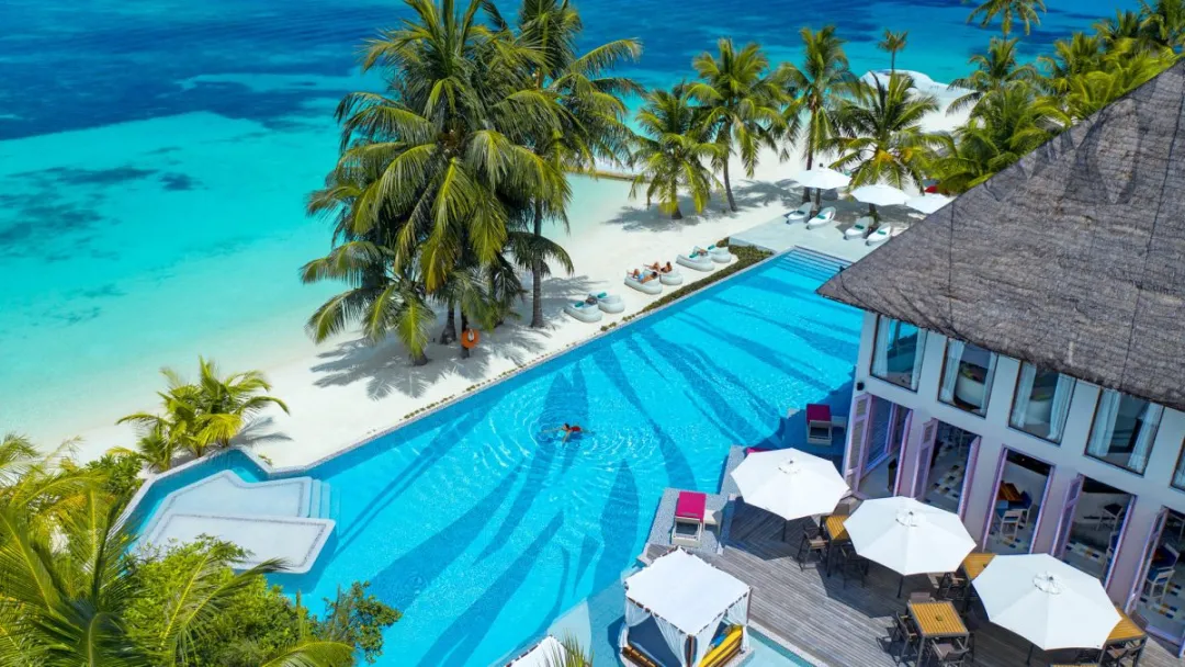 Ozen Life Maadhoo - Pool with Sea View