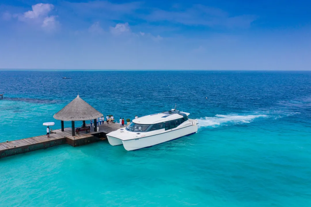 Ozen Resrve Bolifushi - Arrival in Resort