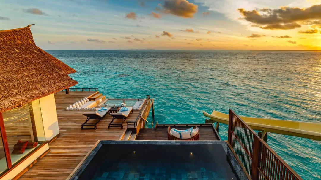 Ozen Resrve Bolifushi - Pool with Ocean View