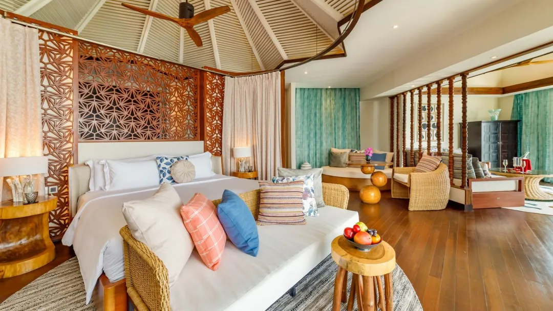 Ocean Pool Suite - Bedroom View