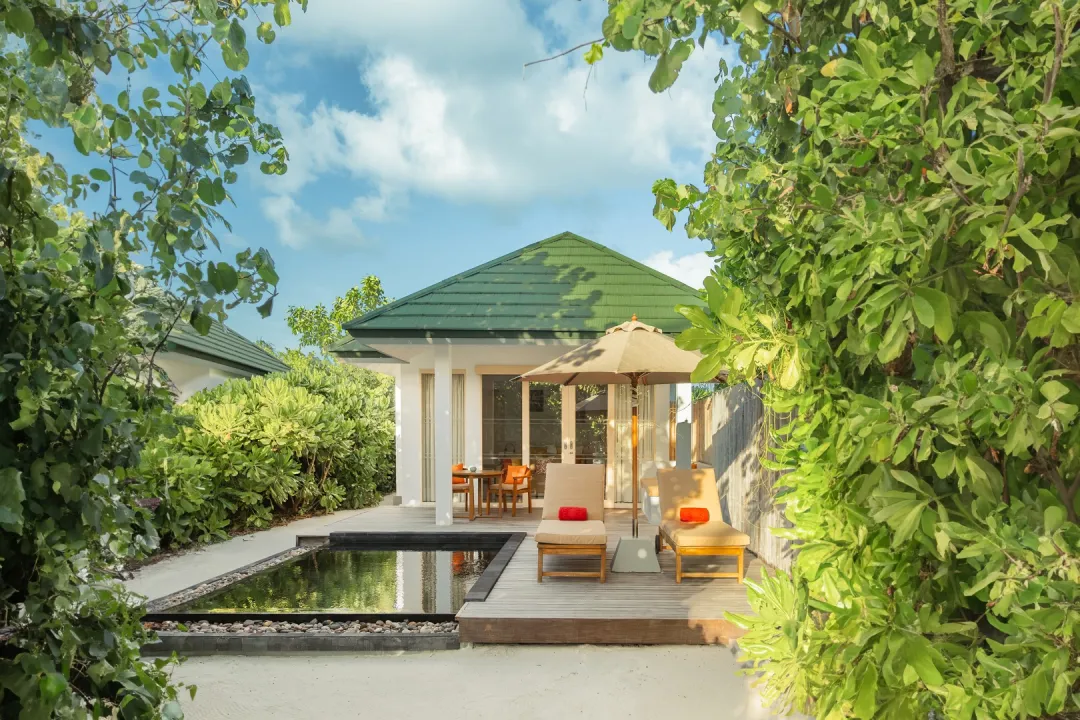 Sunset Pool Beach Villa - Pool with Lounge