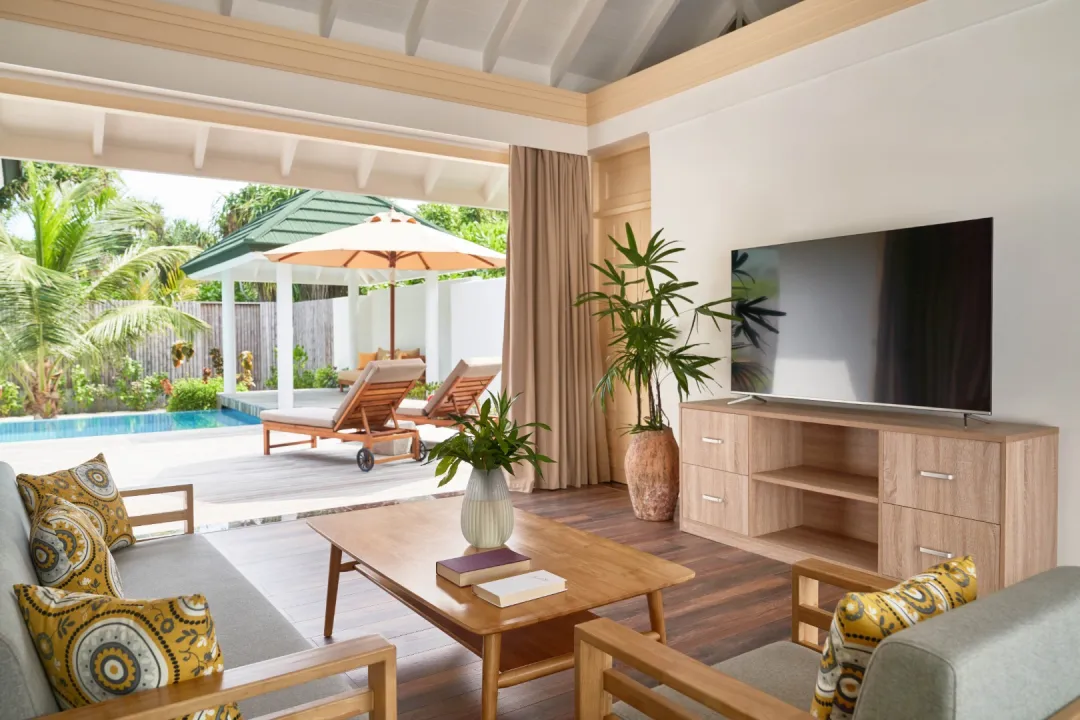 Grand Beach Residence with Pool - Living Aeria