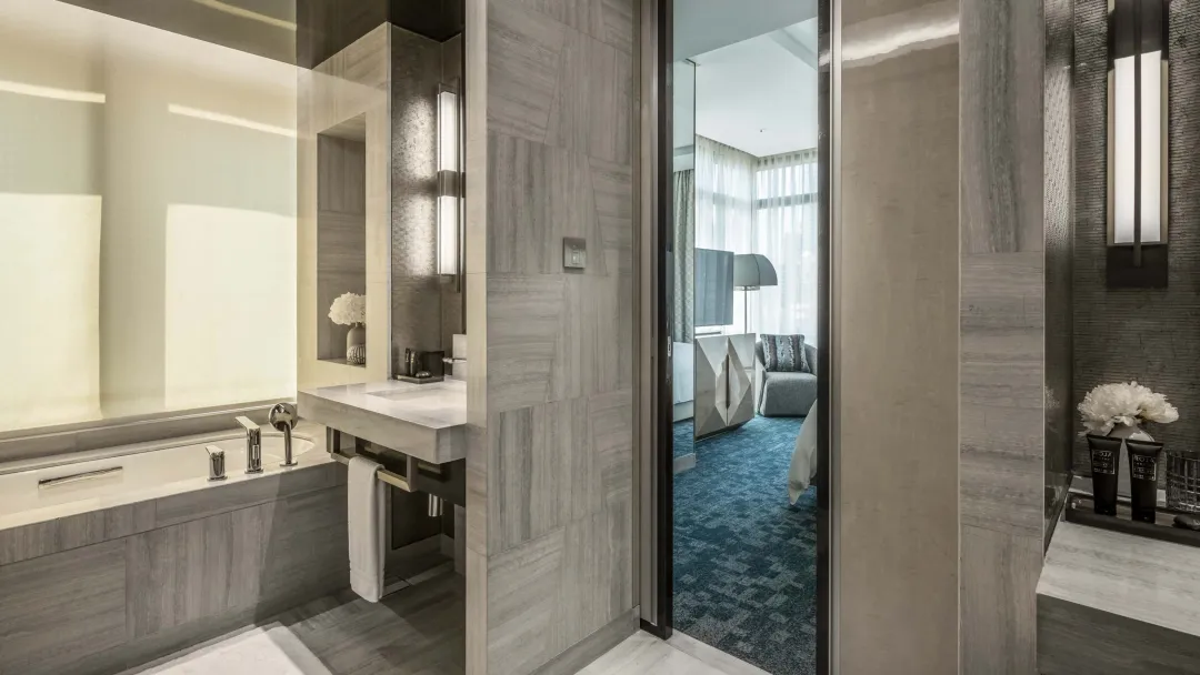 Park View Junior Suite Bath Room