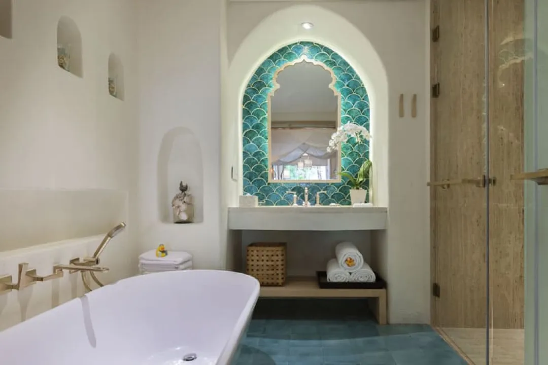 MANDIRA CLUB SUITE BATH ROOM