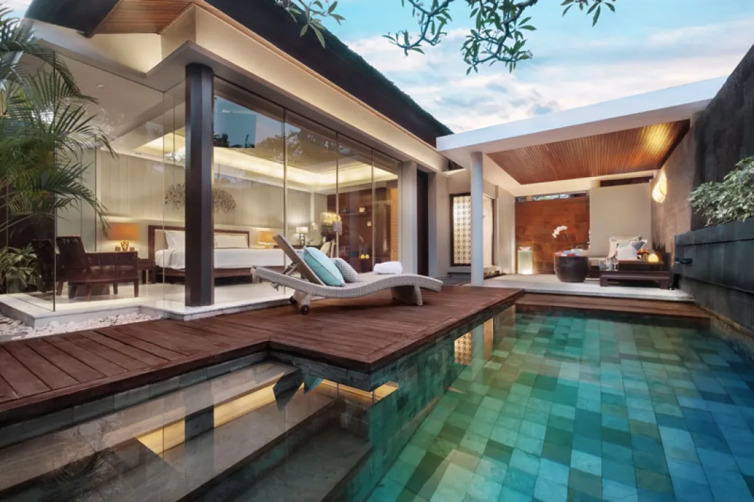POOL CLUB VILLA POOL LOUNGE