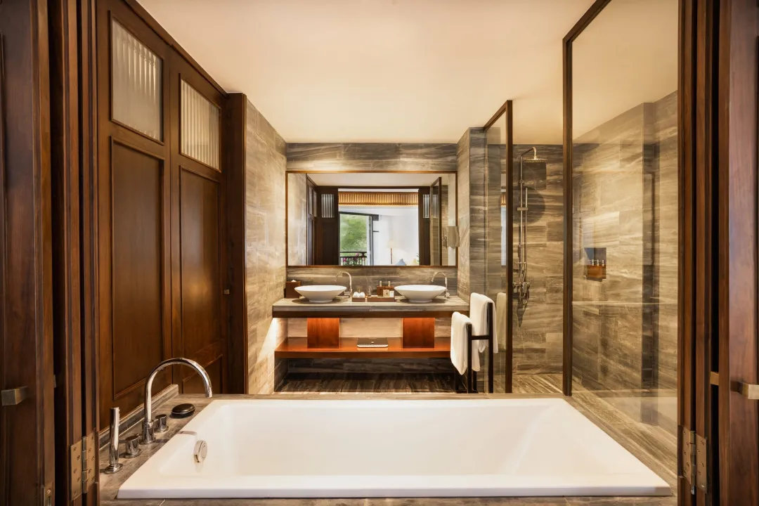 Deluxe Room - Bath Room