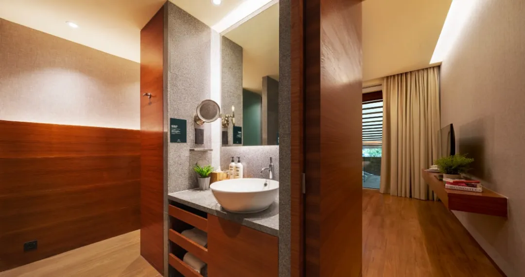 Courtyard Premier - Bathroom