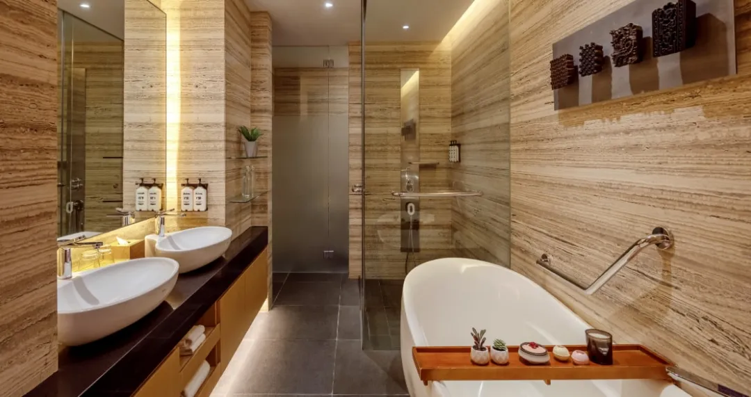 Junior Suite - Bathroom