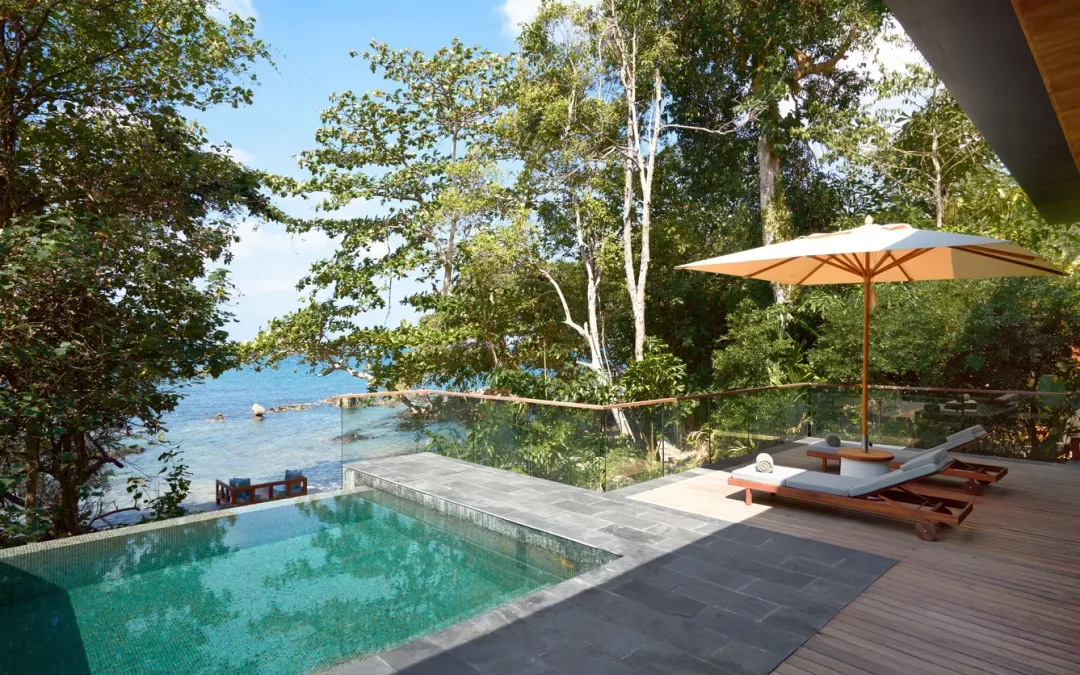 Ocean Front Pool Villa Suite - Pool with Sea View