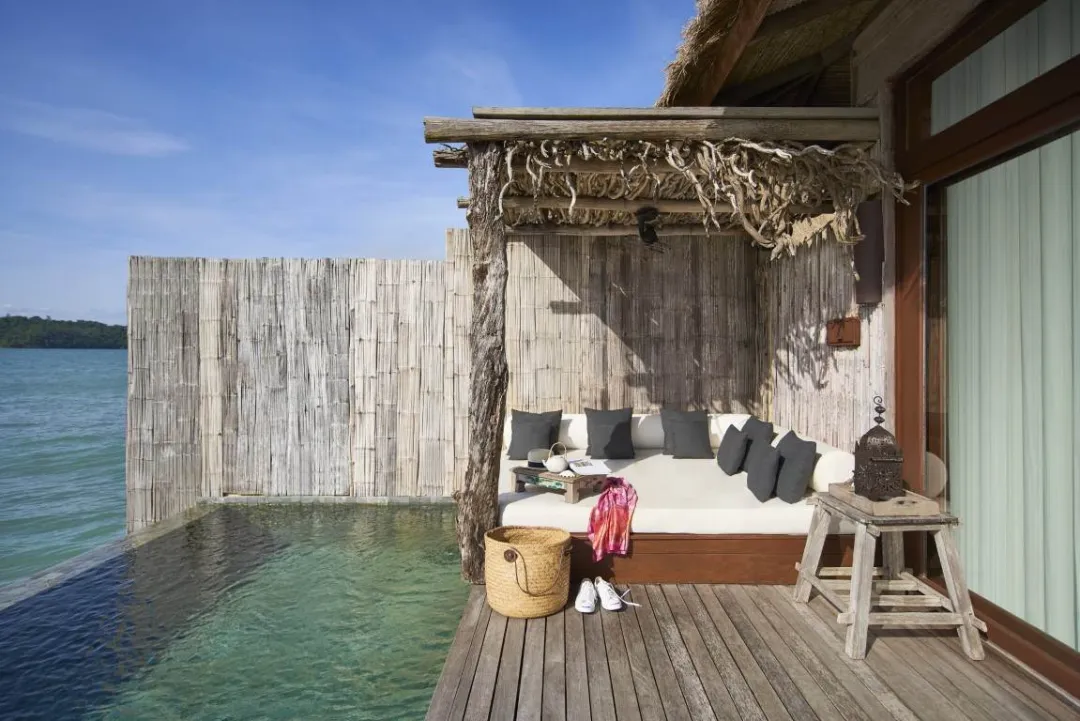 One bedroom Overwater Villa - Pool Cabana