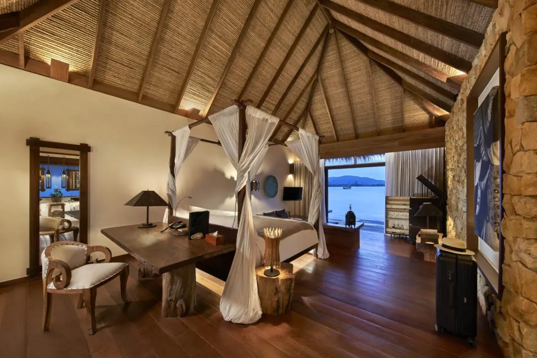 One bedroom Overwater Villa - Bedroom