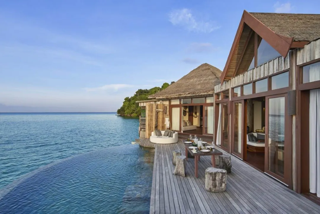 Two Bedroom Overwater Villa - Pool with Sea View