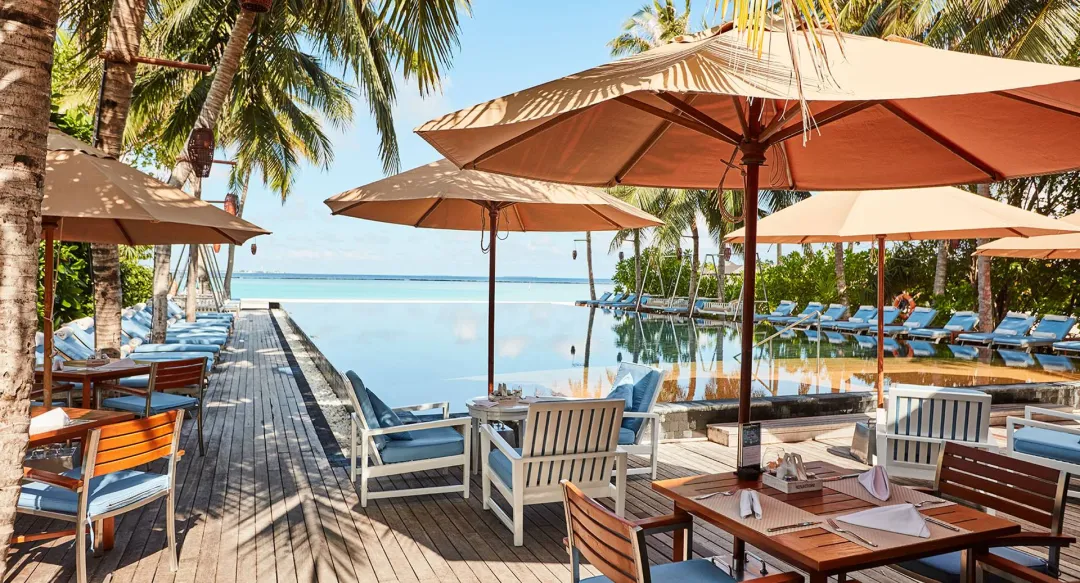 Sun Siyam Iru Fushi - Sun deck with Sea View
