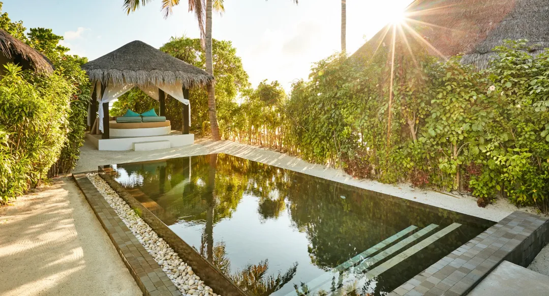 Deluxe Beach Villa with Pool - Pool View