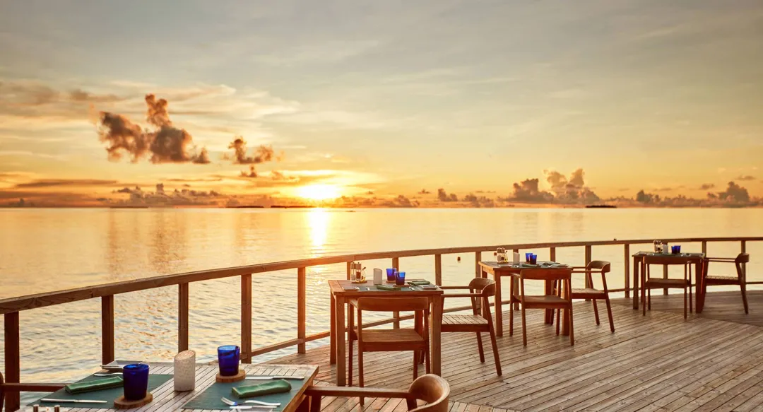 Sun Siyam Iru Veli - Dinning with Sea View