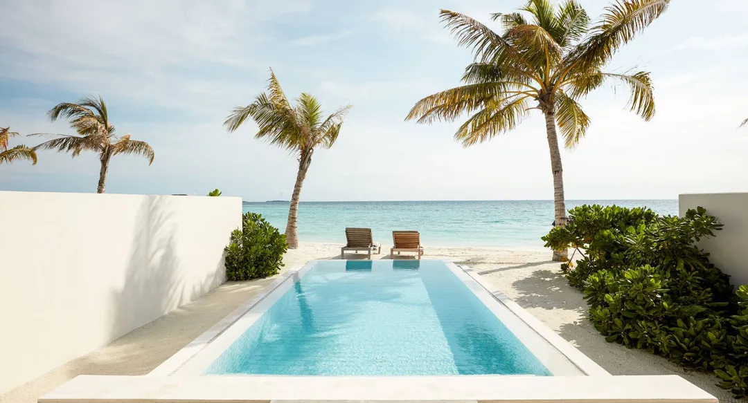 Sun Siyam Olhuveli - Pool with Sea View