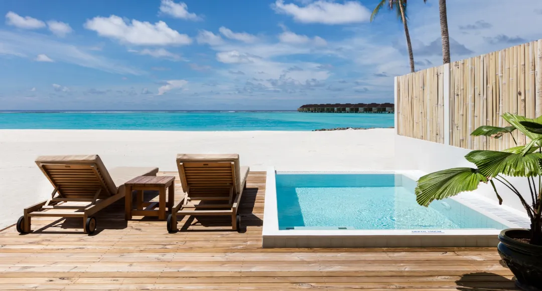 Grand Beach Villa with Pool - Pool with Lounge