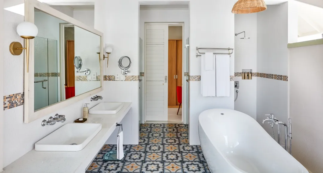 Grand Beach Villa with Pool - Bathroom