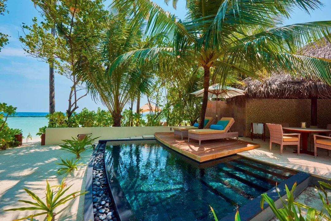 Beach Villa - Pool View