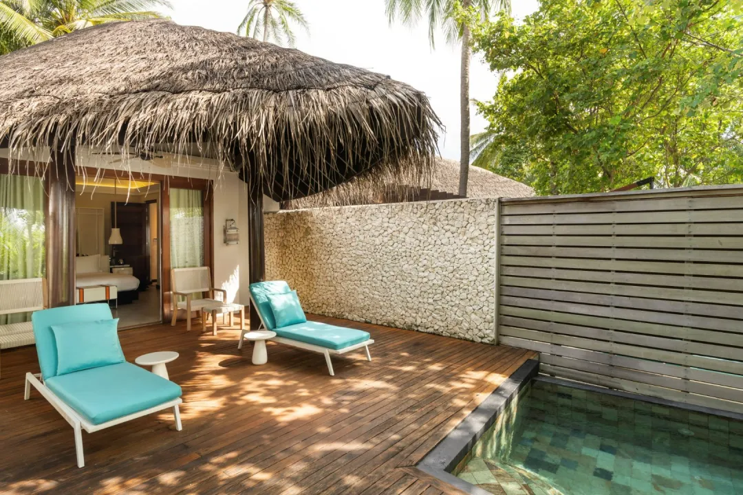 Two Bedroom Beach Villa - Pool with Lounge
