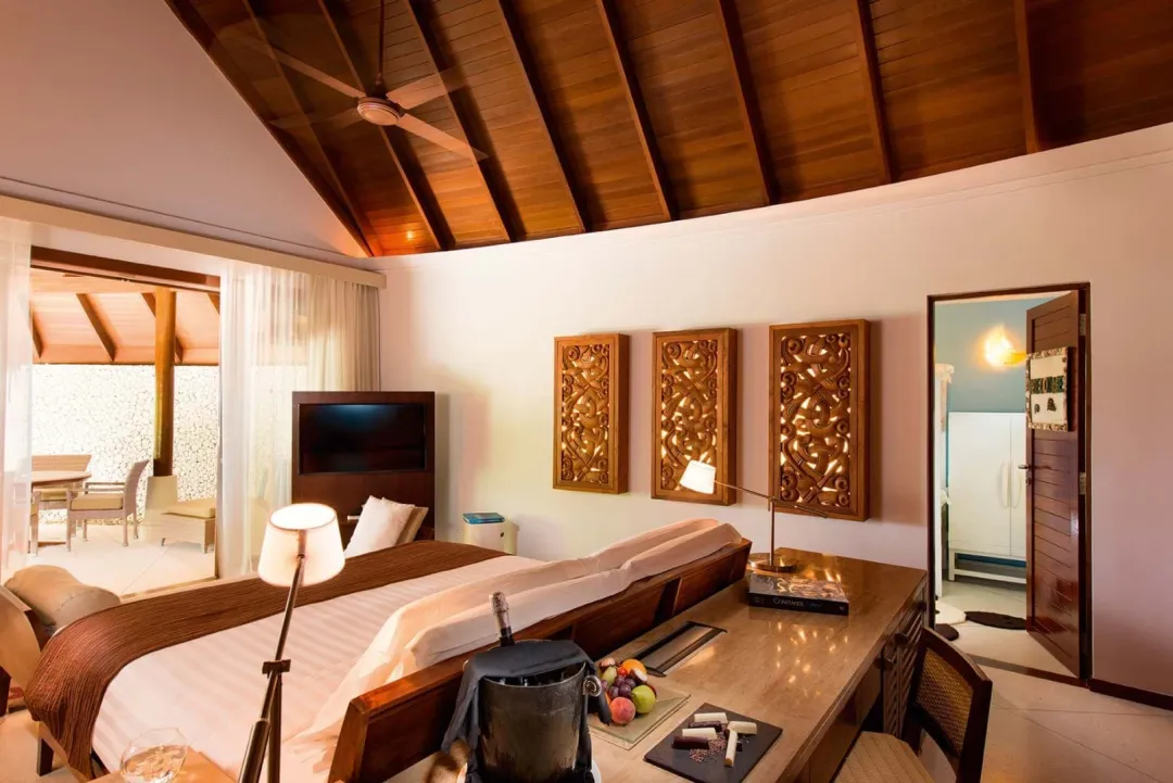 Family Beach Villa - Main Bedroom